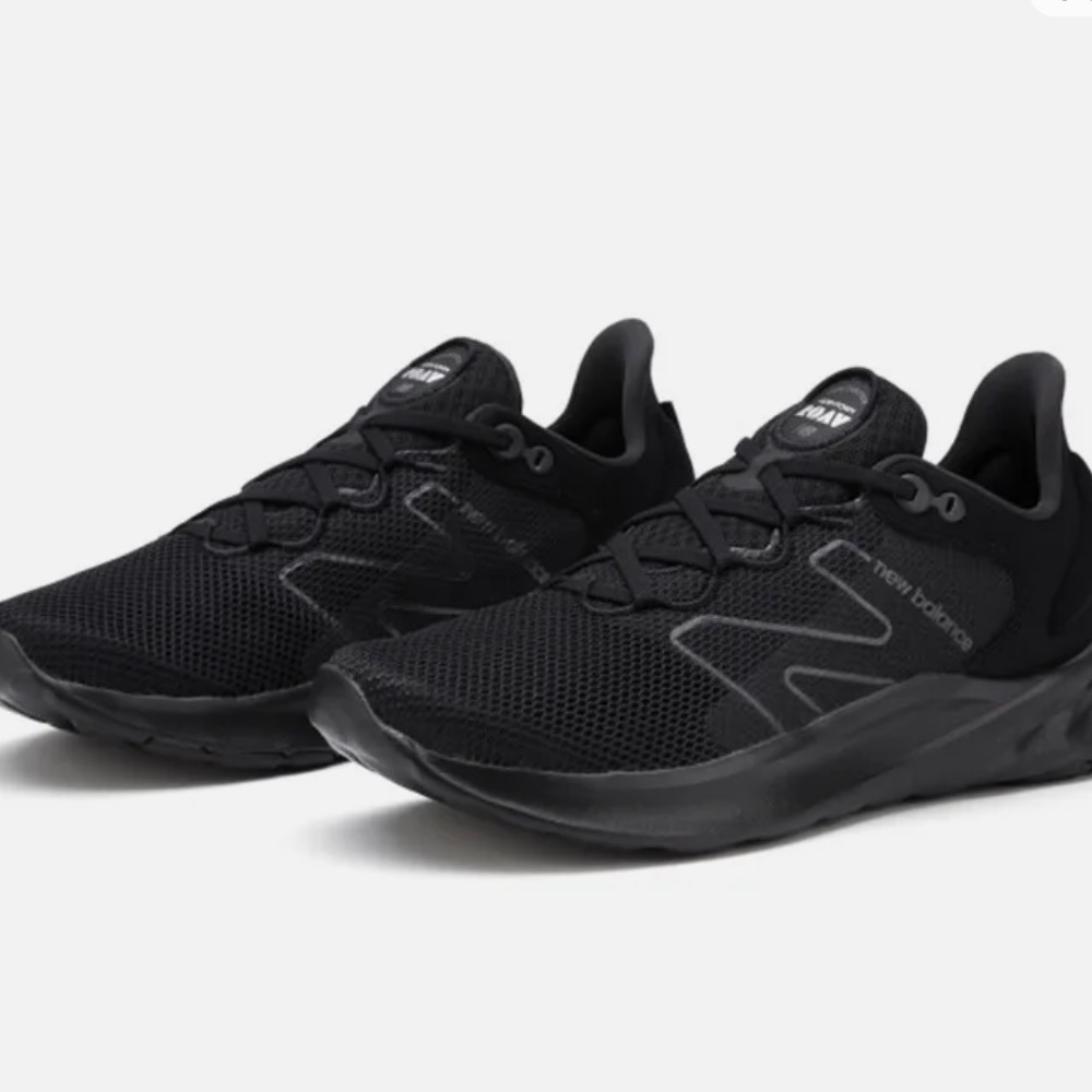 NWOT New Balance Fresh Foam WOMENS Shoes Size 7